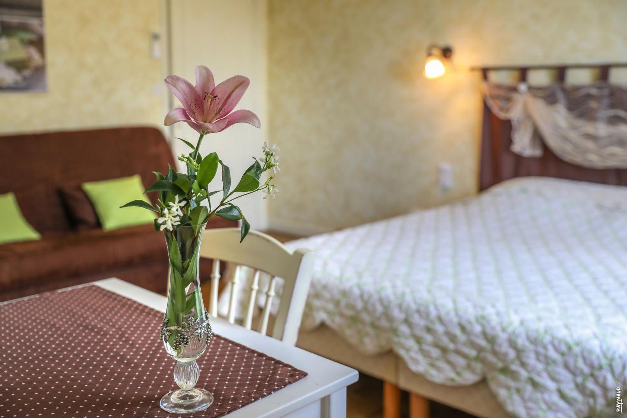 Le Nid De L'Ecureuil Bed and Breakfast Brens  Buitenkant foto