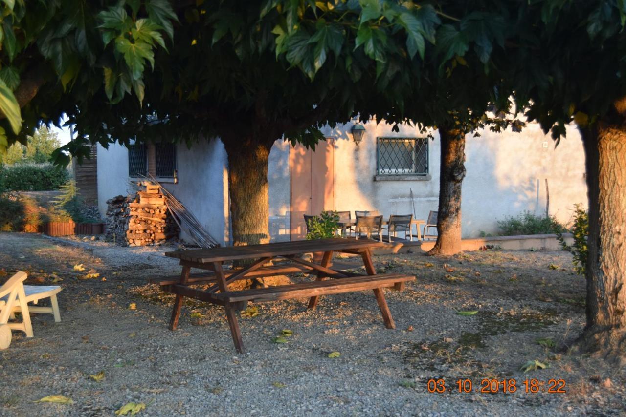 Le Nid De L'Ecureuil Bed and Breakfast Brens  Buitenkant foto